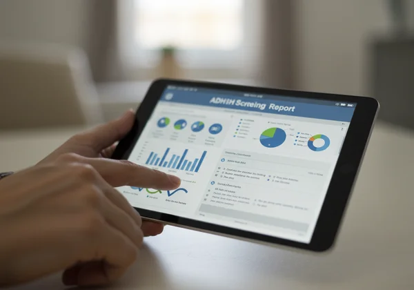 儿童 ADHD 筛查结果的数字报告，面向家长